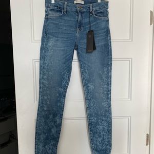 Guess light wash skinny jeans